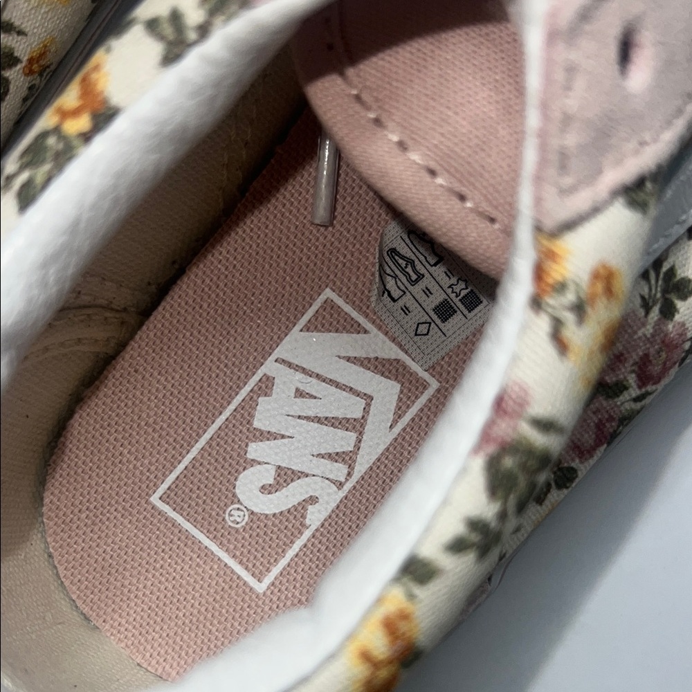 Vans Youth Blush and Floral Canvas Sneakers size 2.5 - Picture 2 of 9